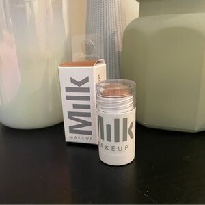 Milk Makeup- Matte bronzer stick​​